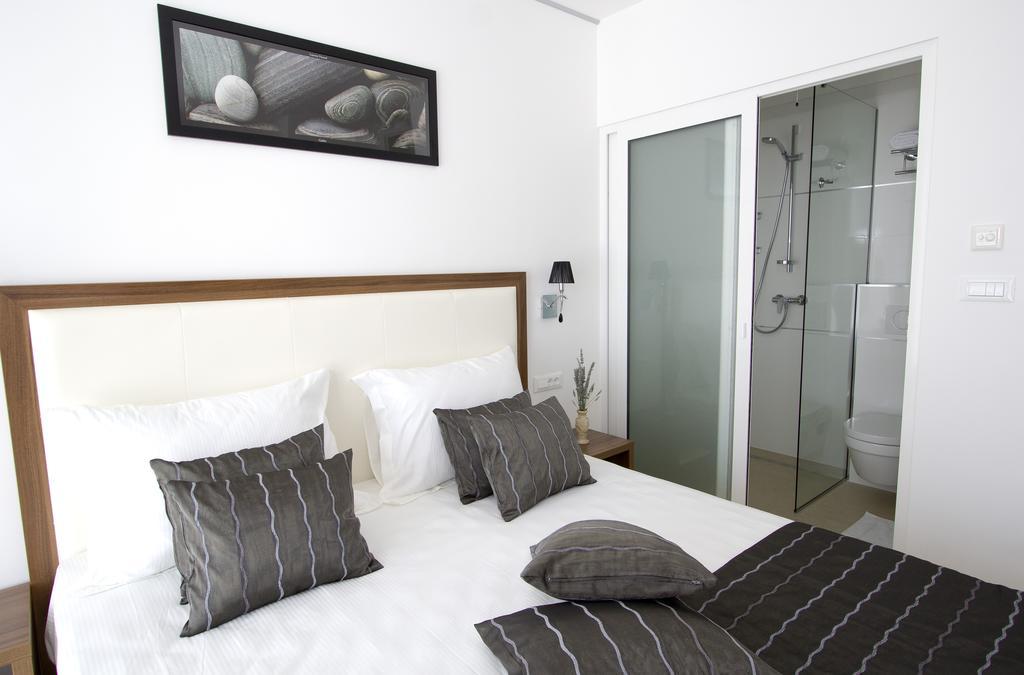 Luxury Apartment Split Room photo